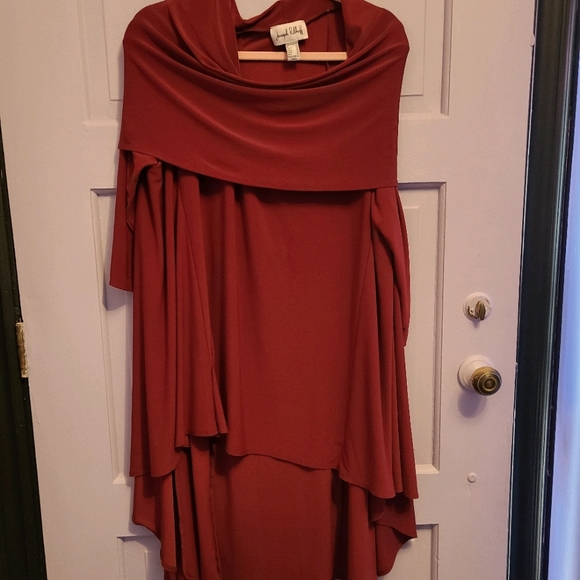 High Low Top - Picture 1 of 2